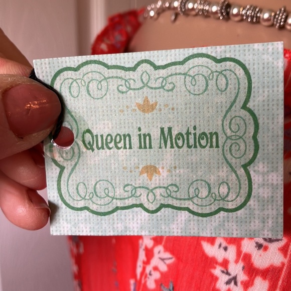 “ 1 XL NWT Red V Neck Floral Midi Dress “ - Picture 6 of 10